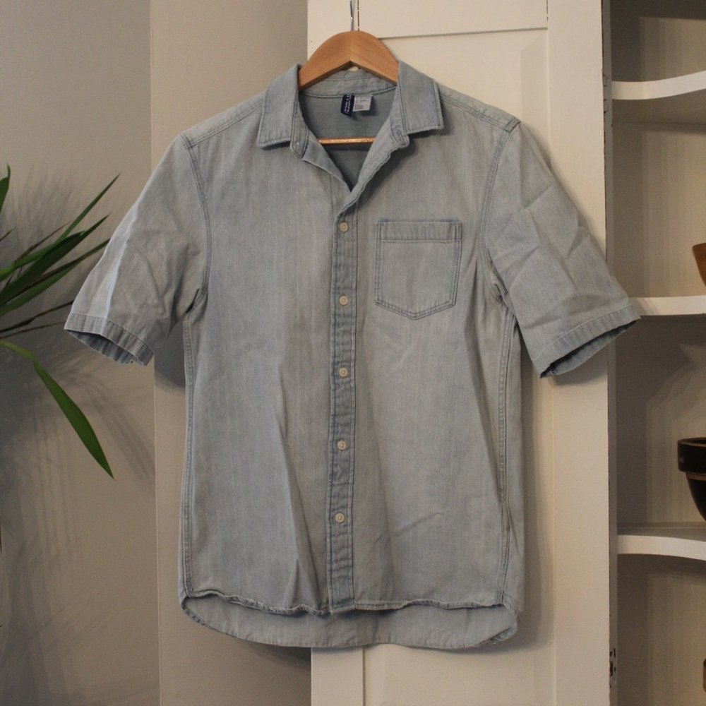 H&M DIVIDED Short Sleeve Denim Shirt
